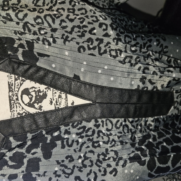 Daniel Rainn Womans V Neck Blouse Size M - Picture 6 of 14